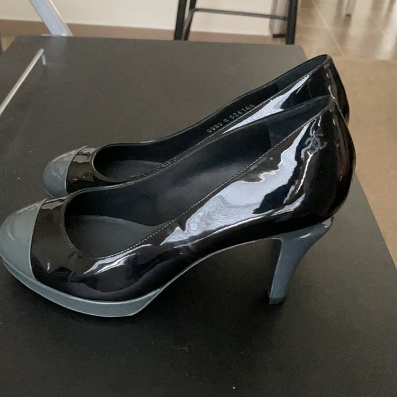 Chanel Patent Leather heels. - Picture 5 of 13